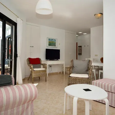 Villa Playa Blanca Sleeps 6 Pool Wifi